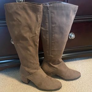 Taupe suede boots